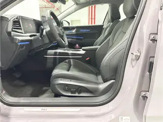 Volkswagen Passat 2025 Pro 380TSI Long Zun Edition interior photo 12 Volkswagen Passat 2025 Pro 380TSI Long Zun Edition interior photo 12