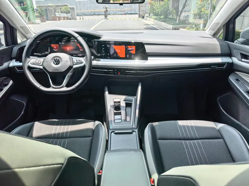 Volkswagen Golf 2021 280TSI DSG Pro interior photo 9 Volkswagen Golf 2021 280TSI DSG Pro interior photo 9