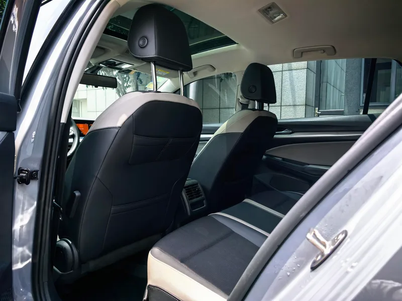 Volkswagen Golf 2021 280TSI DSG Pro interior photo 10 Volkswagen Golf 2021 280TSI DSG Pro interior photo 10
