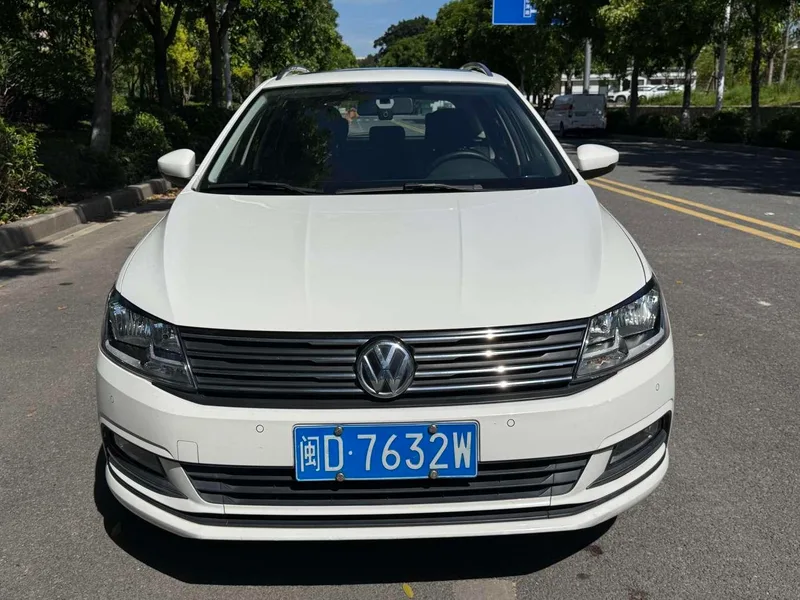 Volkswagen Gran Lavida 2015 230TSI DSG Comfort Edition exterior photo 2 Volkswagen Gran Lavida 2015 230TSI DSG Comfort Edition exterior photo 2
