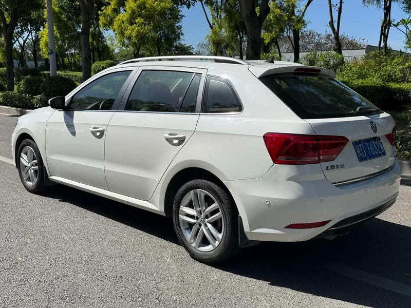 Volkswagen Gran Lavida 2015 230TSI DSG Comfort Edition exterior photo 4 Volkswagen Gran Lavida 2015 230TSI DSG Comfort Edition exterior photo 4
