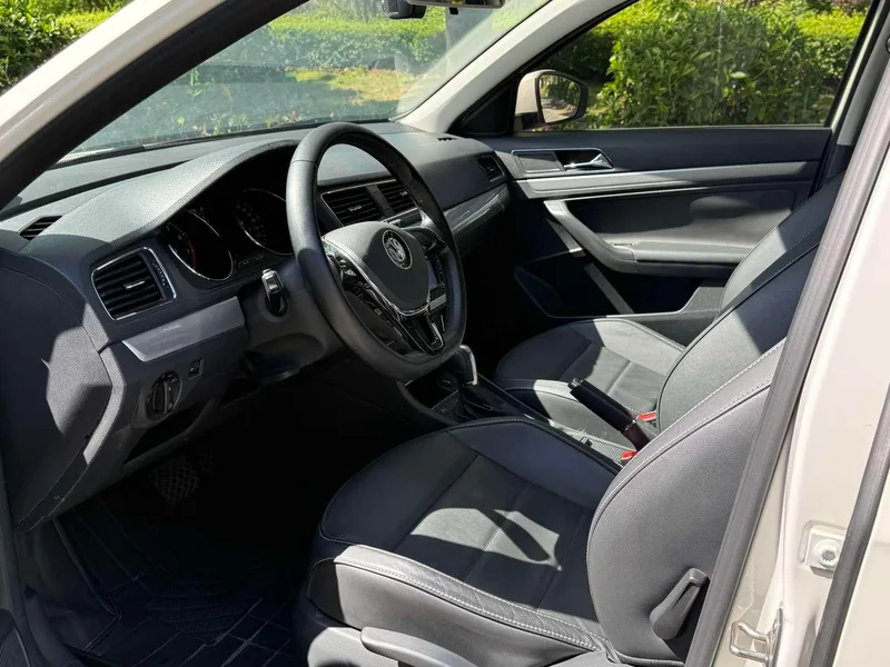 Volkswagen Gran Lavida 2015 230TSI DSG Comfort Edition interior photo 7 Volkswagen Gran Lavida 2015 230TSI DSG Comfort Edition interior photo 7