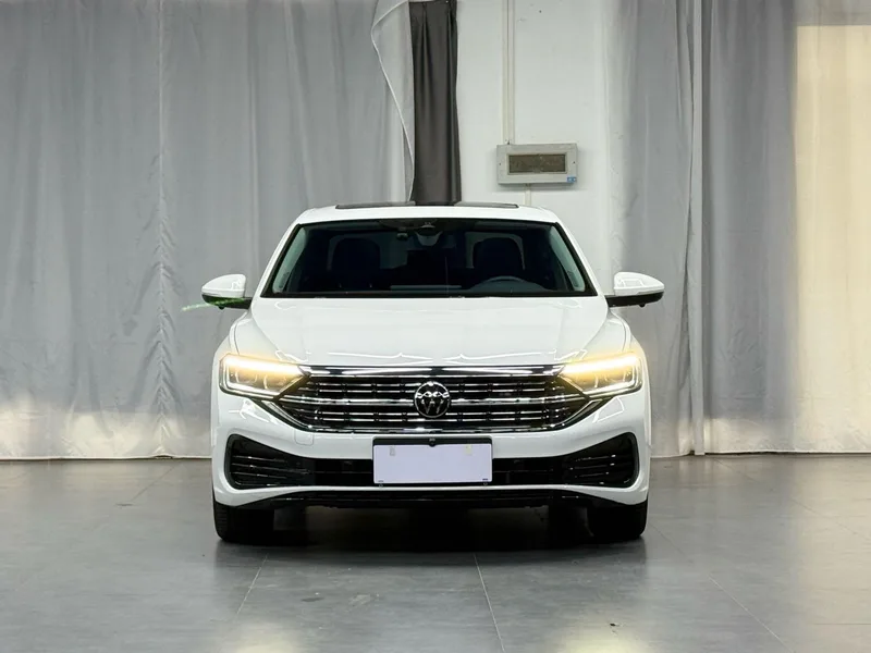 Volkswagen Sagitar 2023 300TSI DSG Premium Edition exterior photo 3 Volkswagen Sagitar 2023 300TSI DSG Premium Edition exterior photo 3