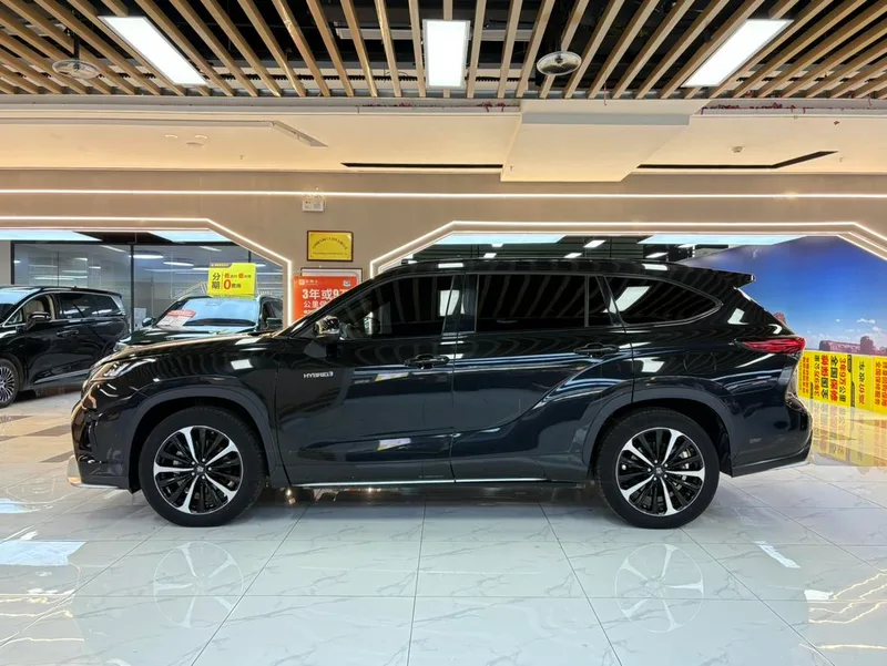 Toyota Crown Kluger 2023 Intelligent electric hybrid double engine 2.5L E-CVT Four-wheel drive Premium Edition exterior photo 3 Toyota Crown Kluger 2023 Intelligent electric hybrid double engine 2.5L E-CVT Four-wheel drive Premium Edition exterior photo 3