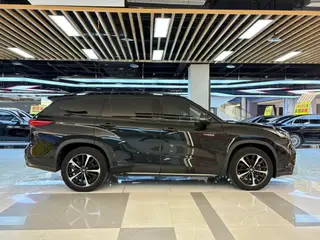 Toyota Crown Kluger 2023 Intelligent electric hybrid double engine 2.5L E-CVT Four-wheel drive Premium Edition exterior photo 7 Toyota Crown Kluger 2023 Intelligent electric hybrid double engine 2.5L E-CVT Four-wheel drive Premium Edition exterior photo 7
