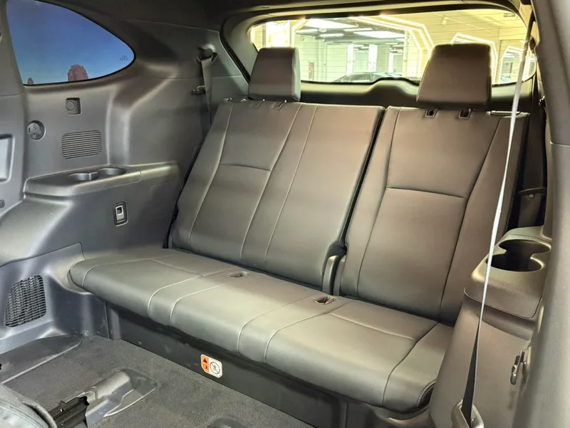 Toyota Crown Kluger 2023 Intelligent electric hybrid double engine 2.5L E-CVT Four-wheel drive Premium Edition interior photo 13 Toyota Crown Kluger 2023 Intelligent electric hybrid double engine 2.5L E-CVT Four-wheel drive Premium Edition interior photo 13