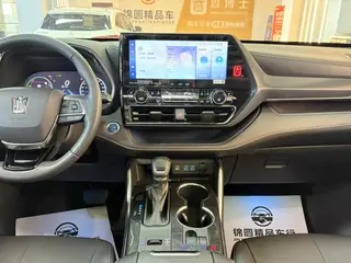 Toyota Crown Kluger 2023 Intelligent electric hybrid double engine 2.5L E-CVT Four-wheel drive Premium Edition interior photo 15 Toyota Crown Kluger 2023 Intelligent electric hybrid double engine 2.5L E-CVT Four-wheel drive Premium Edition interior photo 15