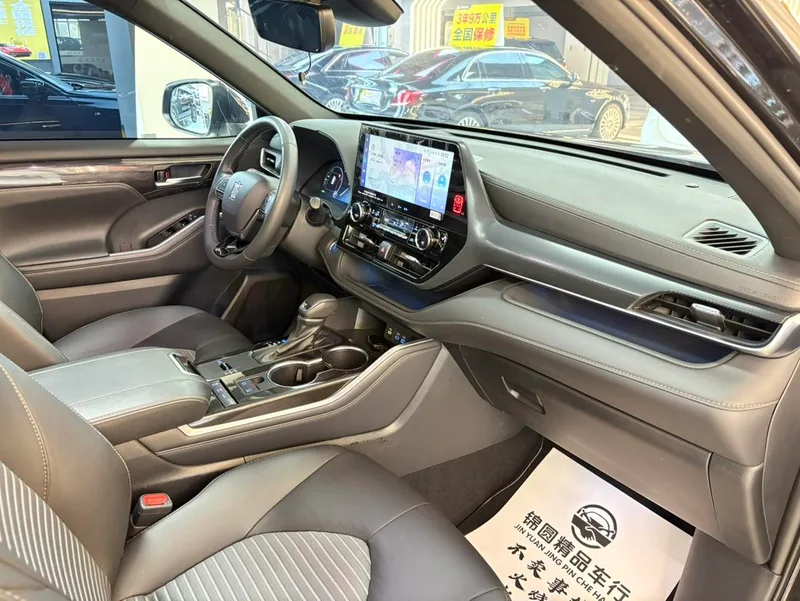 Toyota Crown Kluger 2023 Intelligent electric hybrid double engine 2.5L E-CVT Four-wheel drive Premium Edition interior photo 19 Toyota Crown Kluger 2023 Intelligent electric hybrid double engine 2.5L E-CVT Four-wheel drive Premium Edition interior photo 19