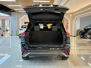 Toyota Crown Kluger 2023 Intelligent electric hybrid double engine 2.5L E-CVT Four-wheel drive Premium Edition interior photo 20 Toyota Crown Kluger 2023 Intelligent electric hybrid double engine 2.5L E-CVT Four-wheel drive Premium Edition interior photo 20