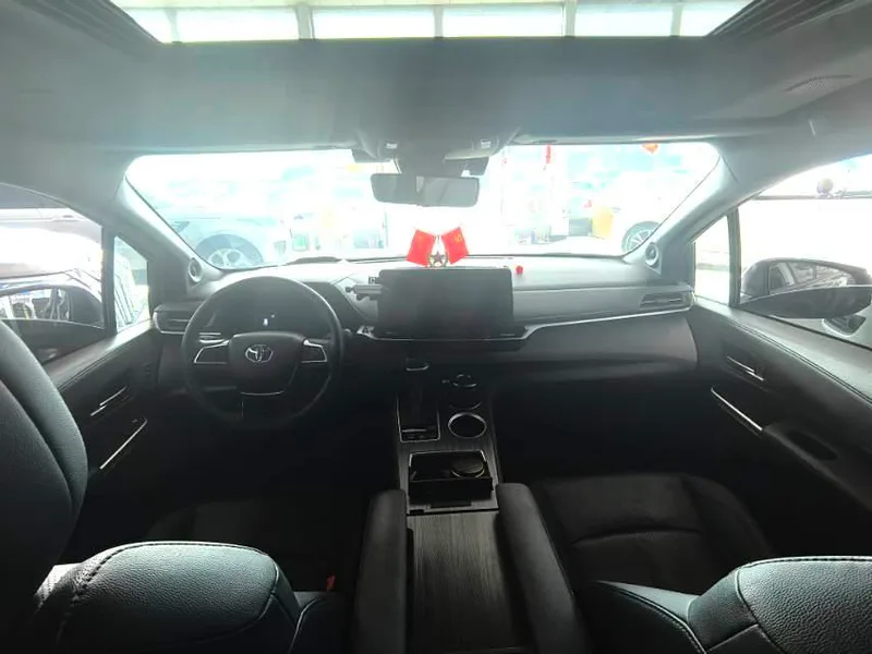 Toyota Granvia 2023 Intelligent electric hybrid double engine 2.5L Flagship VIP exterior photo 4 Toyota Granvia 2023 Intelligent electric hybrid double engine 2.5L Flagship VIP exterior photo 4
