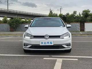 Volkswagen Golf 2018 1.6L Automatic Comfort Type exterior photo 2 Volkswagen Golf 2018 1.6L Automatic Comfort Type exterior photo 2