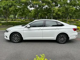 Volkswagen Sagitar 2019 200TSI DSG Comfortable Country VI exterior photo 3 Volkswagen Sagitar 2019 200TSI DSG Comfortable Country VI exterior photo 3