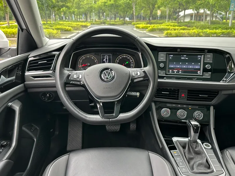 Volkswagen Sagitar 2019 200TSI DSG Comfortable Country VI exterior photo 6 Volkswagen Sagitar 2019 200TSI DSG Comfortable Country VI exterior photo 6