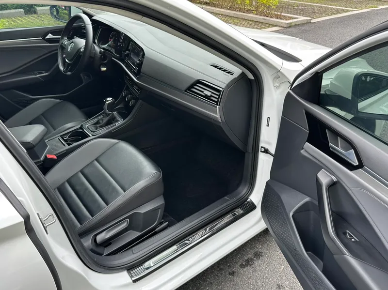 Volkswagen Sagitar 2019 200TSI DSG Comfortable Country VI interior photo 16 Volkswagen Sagitar 2019 200TSI DSG Comfortable Country VI interior photo 16