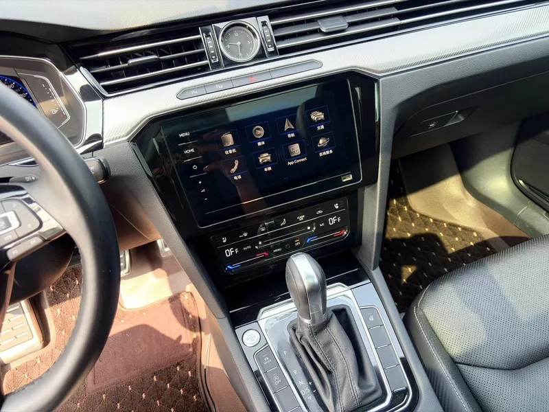 Volkswagen CC 2020 330TSI Charm Yan Edition Country VI interior photo 8 Volkswagen CC 2020 330TSI Charm Yan Edition Country VI interior photo 8