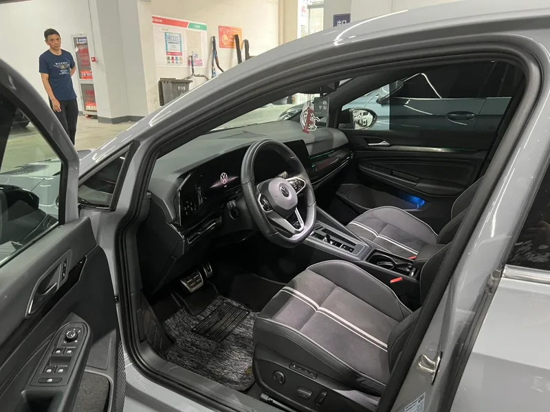 Volkswagen Golf 2021 280TSI DSG R-Line interior photo 7 Volkswagen Golf 2021 280TSI DSG R-Line interior photo 7