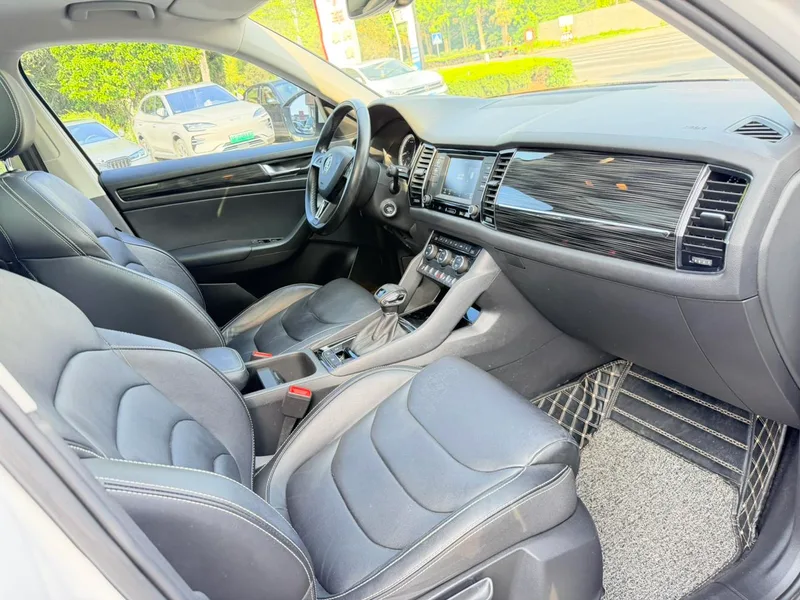Skoda Kodiaq 2017 TSI330 7 Version de luxe à deux roues motrices intérieur photo 12 Skoda Kodiaq 2017 TSI330 7 Version de luxe à deux roues motrices intérieur photo 12