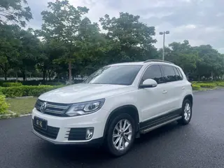 Volkswagen Tiguan 2015 2.0TSI Versión de visión cómoda con tracción automática en las cuatro ruedas