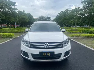 Volkswagen Tiguan 2015 2.0TSI Automatic four-wheel drive comfortable vision version exterior photo 2 Volkswagen Tiguan 2015 2.0TSI Automatic four-wheel drive comfortable vision version exterior photo 2