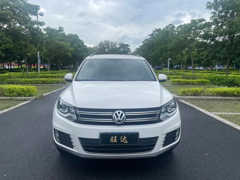 Volkswagen Tiguan 2015 2.0TSI Automatic four-wheel drive comfortable vision version exterior photo 2 Volkswagen Tiguan 2015 2.0TSI Automatic four-wheel drive comfortable vision version exterior photo 2