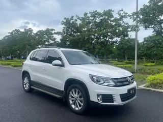 Volkswagen Tiguan 2015 2.0TSI Automatic four-wheel drive comfortable vision version exterior photo 3 Volkswagen Tiguan 2015 2.0TSI Automatic four-wheel drive comfortable vision version exterior photo 3