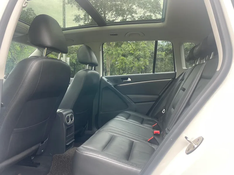 Volkswagen Tiguan 2015 2.0TSI Automatic four-wheel drive comfortable vision version exterior photo 5 Volkswagen Tiguan 2015 2.0TSI Automatic four-wheel drive comfortable vision version exterior photo 5