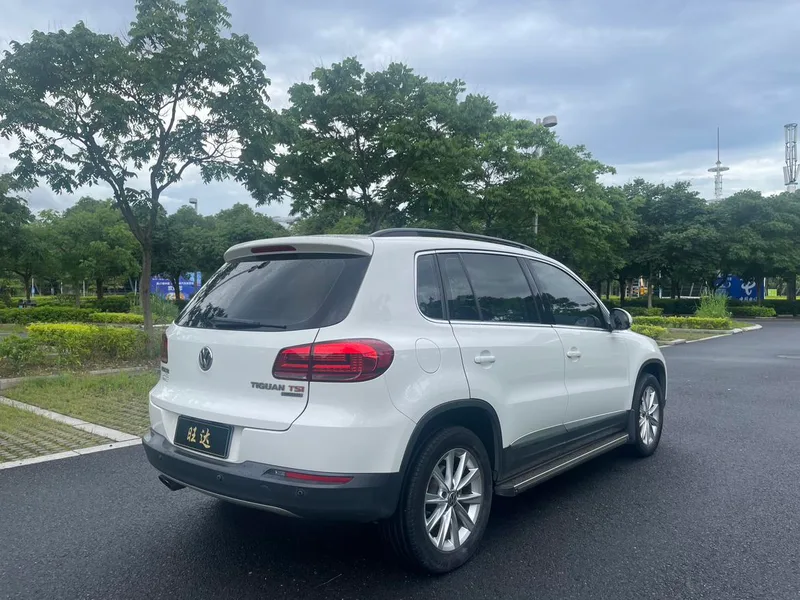 Volkswagen Tiguan 2015 2.0TSI Automatic four-wheel drive comfortable vision version exterior photo 7 Volkswagen Tiguan 2015 2.0TSI Automatic four-wheel drive comfortable vision version exterior photo 7