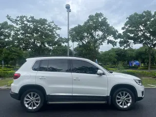Volkswagen Tiguan 2015 2.0TSI Automatic four-wheel drive comfortable vision version interior photo 9 Volkswagen Tiguan 2015 2.0TSI Automatic four-wheel drive comfortable vision version interior photo 9