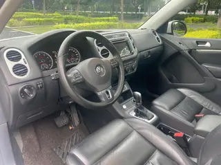Volkswagen Tiguan 2015 2.0TSI Automatic four-wheel drive comfortable vision version interior photo 13 Volkswagen Tiguan 2015 2.0TSI Automatic four-wheel drive comfortable vision version interior photo 13