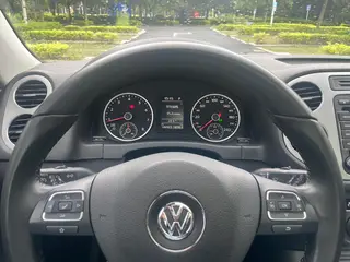 Volkswagen Tiguan 2015 2.0TSI Automatic four-wheel drive comfortable vision version interior photo 14 Volkswagen Tiguan 2015 2.0TSI Automatic four-wheel drive comfortable vision version interior photo 14