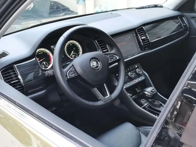 Skoda Kodiaq 2018 Restyling TSI330 5 Seat Two-Drive Luxury Premium Edition exterior photo 10 Skoda Kodiaq 2018 Restyling TSI330 5 Seat Two-Drive Luxury Premium Edition exterior photo 10