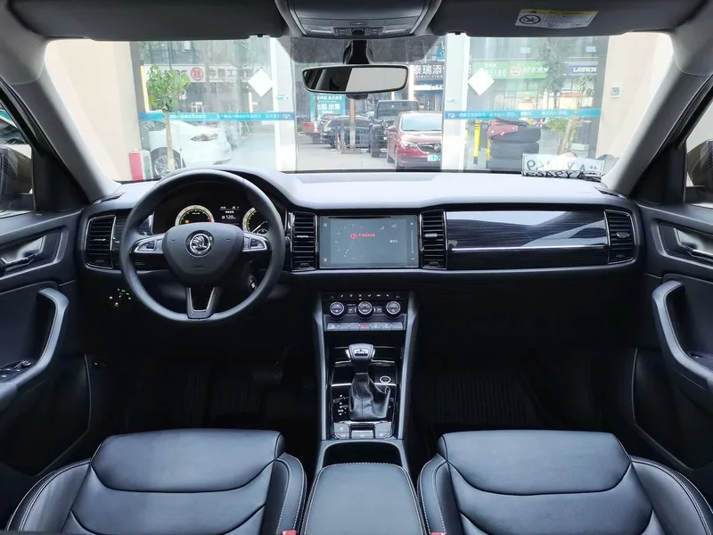 Skoda Kodiaq 2018 Restyling TSI330 5 Seat Two-Drive Luxury Premium Edition interior photo 13 Skoda Kodiaq 2018 Restyling TSI330 5 Seat Two-Drive Luxury Premium Edition interior photo 13