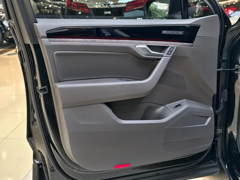 Volkswagen Touareg 2023 3.0TSI Version de la première jouissance Set de sport noir Yao extérieur photo 4