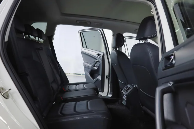 Volkswagen Tiguan L 2021 330TSI Automatic two-wheel drive comfortable version exterior photo 4