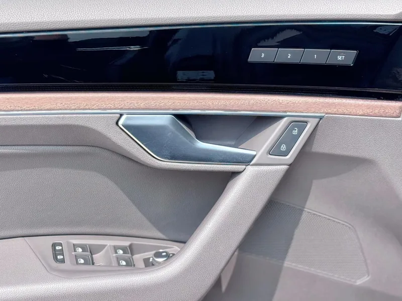 Volkswagen Touareg 2019 3.0TSI Ruifeng Edition Country VI interior photo 11 Volkswagen Touareg 2019 3.0TSI Ruifeng Edition Country VI interior photo 11