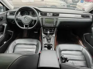 Volkswagen Passat 2017 330TSI DSG Honor Edition interior photo 10 Volkswagen Passat 2017 330TSI DSG Honor Edition interior photo 10