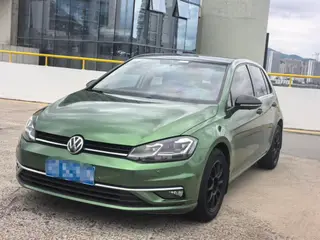 Volkswagen Golf 2018 230TSI Tipo de confort automático