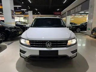 Volkswagen Tiguan L 2020 330TSI Version de luxe intelligente automatique à deux roues motrices État VI extérieur photo 2