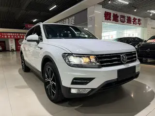 Volkswagen Tiguan L 2020 330TSI Version de luxe intelligente automatique à deux roues motrices État VI extérieur photo 3