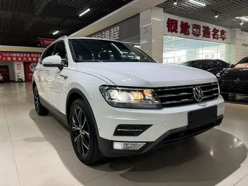 Volkswagen Tiguan L 2020 330TSI Version de luxe intelligente automatique à deux roues motrices État VI extérieur photo 3