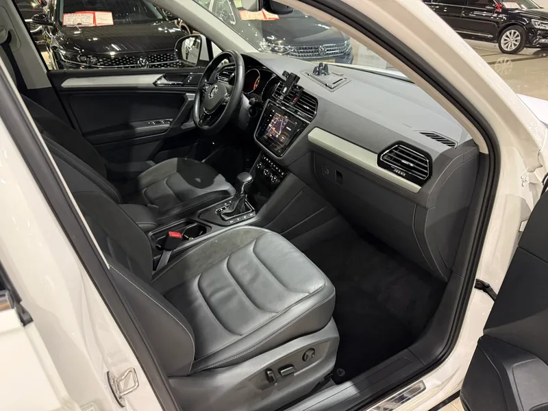 Volkswagen Tiguan L 2020 330TSI Version de luxe intelligente automatique à deux roues motrices État VI extérieur photo 7