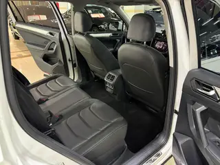 Volkswagen Tiguan L 2020 330TSI Version de luxe intelligente automatique à deux roues motrices État VI intérieur photo 9