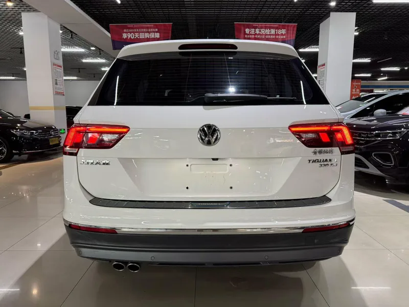 Volkswagen Tiguan L 2020 330TSI Version de luxe intelligente automatique à deux roues motrices État VI intérieur photo 11