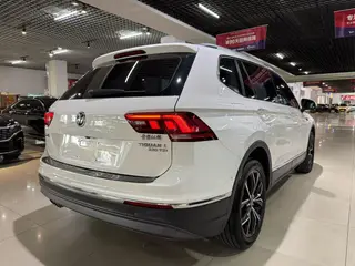 Volkswagen Tiguan L 2020 330TSI Version de luxe intelligente automatique à deux roues motrices État VI intérieur photo 12