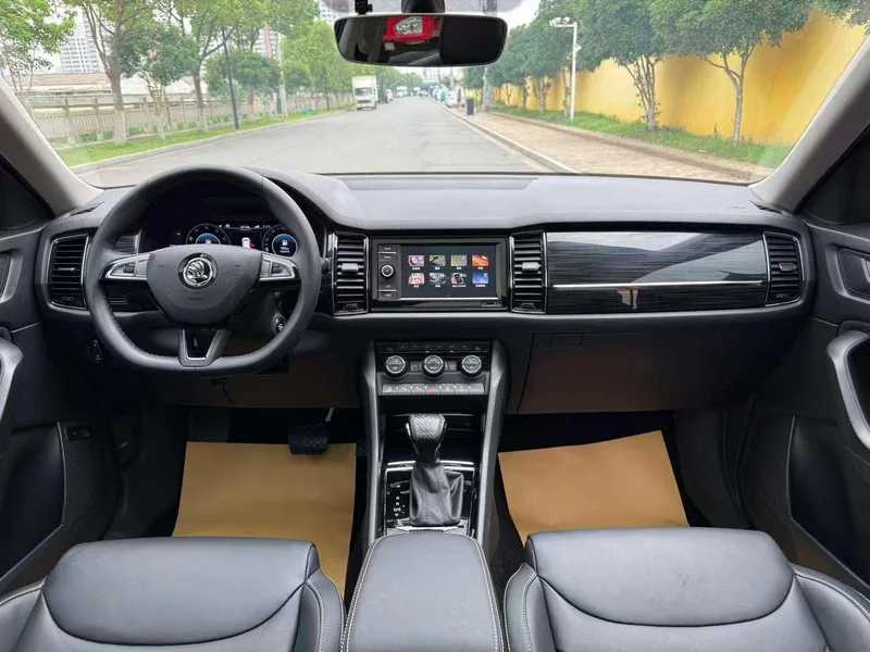 Skoda Kodiaq 2019 Restyling TSI330 7 Seat Two-Drive Luxury Premium Edition Country VI interior photo 14 Skoda Kodiaq 2019 Restyling TSI330 7 Seat Two-Drive Luxury Premium Edition Country VI interior photo 14