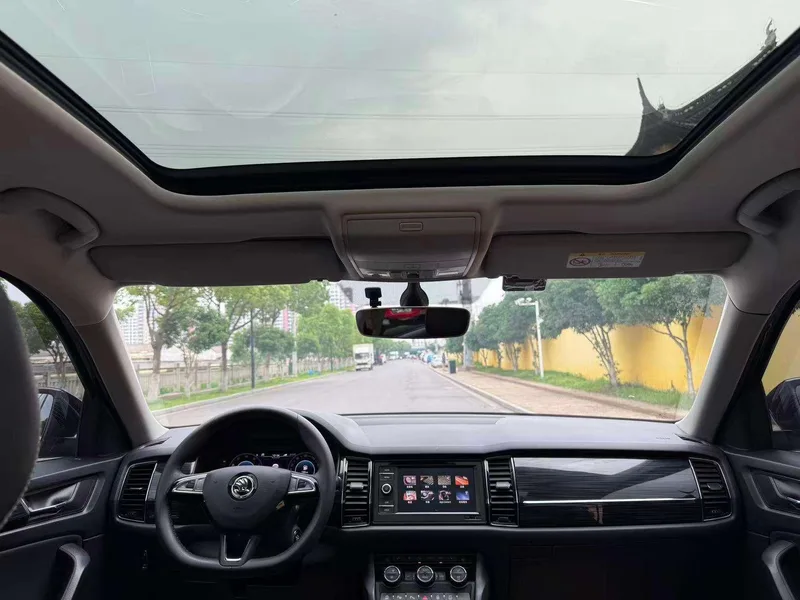 Skoda Kodiaq 2019 Restyling TSI330 7 Seat Two-Drive Luxury Premium Edition Country VI interior photo 15 Skoda Kodiaq 2019 Restyling TSI330 7 Seat Two-Drive Luxury Premium Edition Country VI interior photo 15