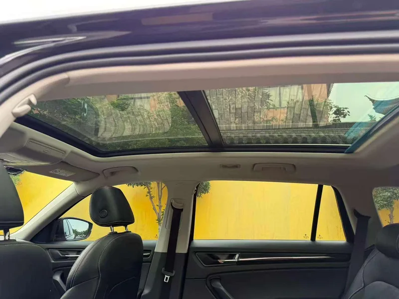 Skoda Kodiaq 2019 Restyling TSI330 7 Seat Two-Drive Luxury Premium Edition Country VI interior photo 17 Skoda Kodiaq 2019 Restyling TSI330 7 Seat Two-Drive Luxury Premium Edition Country VI interior photo 17