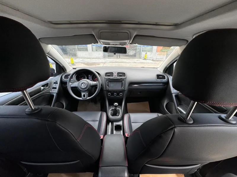 Volkswagen Golf 2012 1.6 Manual Comfort interior photo 9 Volkswagen Golf 2012 1.6 Manual Comfort interior photo 9