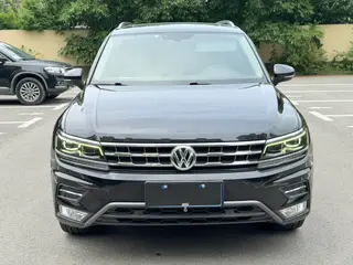 Volkswagen Tiguan L 2018 330TSI Automatic Two-Drive Ultimate exterior photo 2
