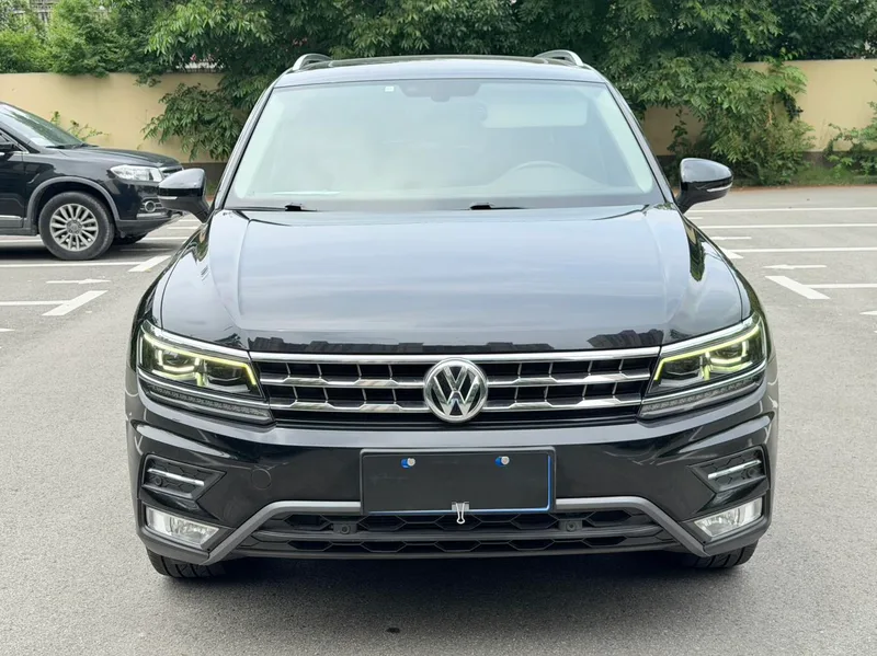 Volkswagen Tiguan L 2018 330TSI Automatic Two-Drive Ultimate exterior photo 2